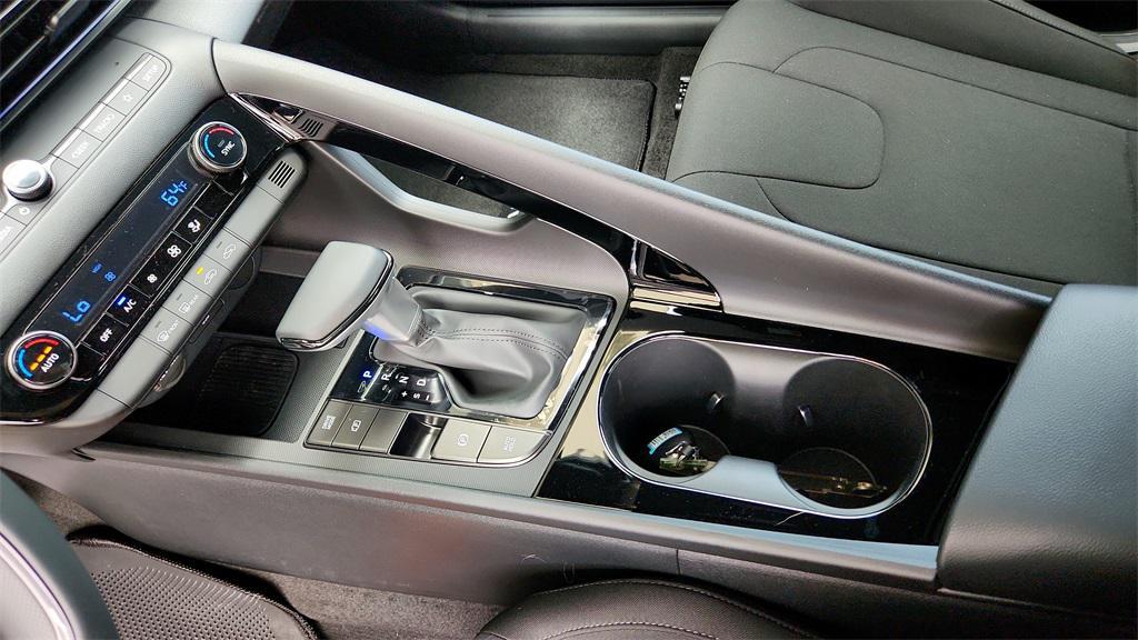 new 2025 Hyundai ELANTRA HEV car, priced at $26,300