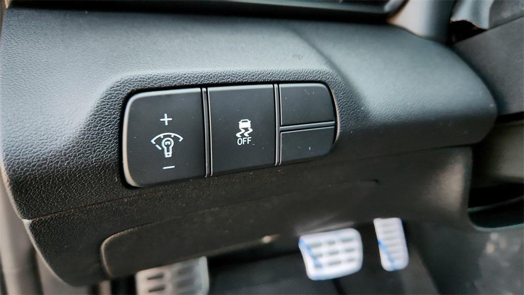 new 2025 Hyundai Elantra car, priced at $25,402