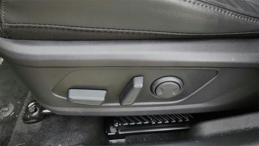 used 2025 Hyundai TUCSON Hybrid car, priced at $35,620