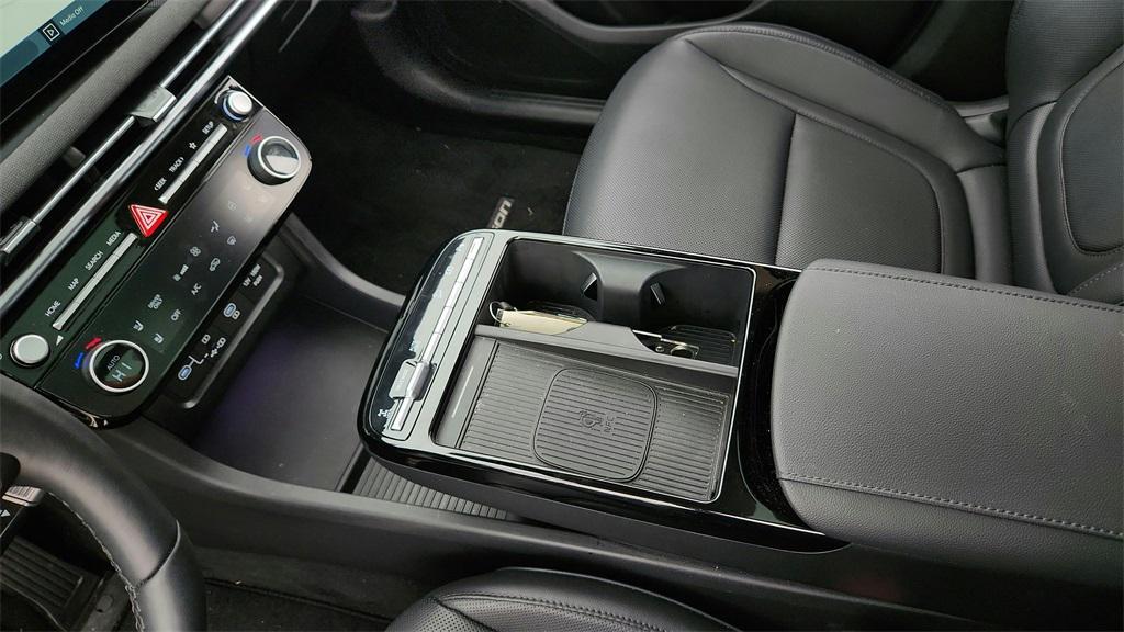 used 2025 Hyundai TUCSON Hybrid car, priced at $35,620