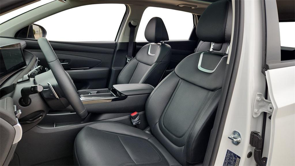 used 2025 Hyundai TUCSON Hybrid car, priced at $35,620