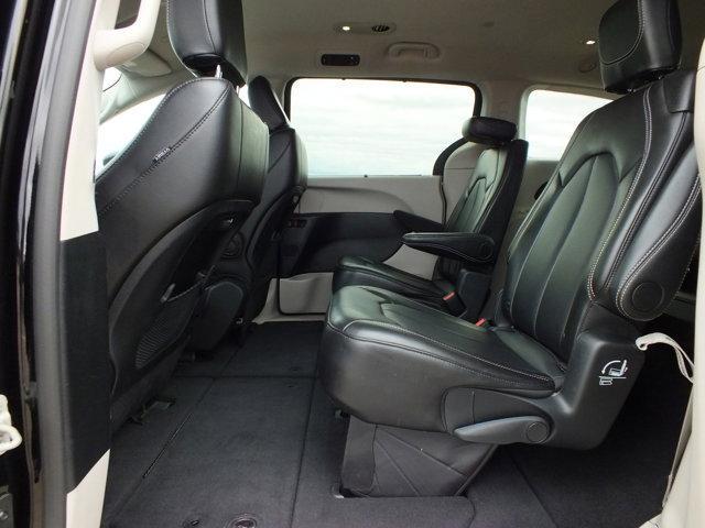 used 2024 Chrysler Pacifica car, priced at $23,887