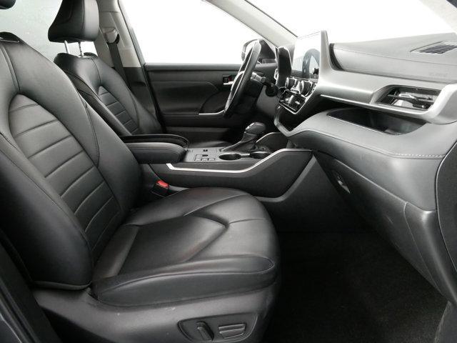 used 2023 Toyota Highlander car, priced at $36,981