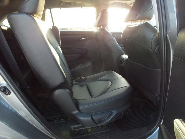 used 2025 Toyota Highlander Hybrid car, priced at $47,981