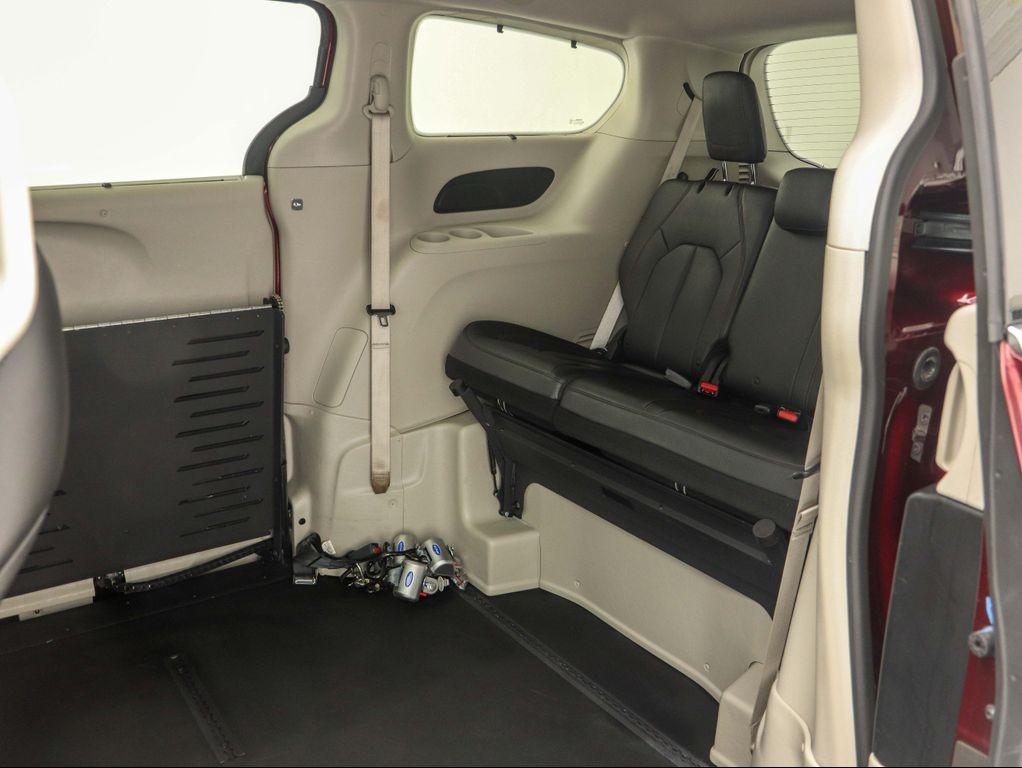 used 2019 Chrysler Pacifica car, priced at $31,500