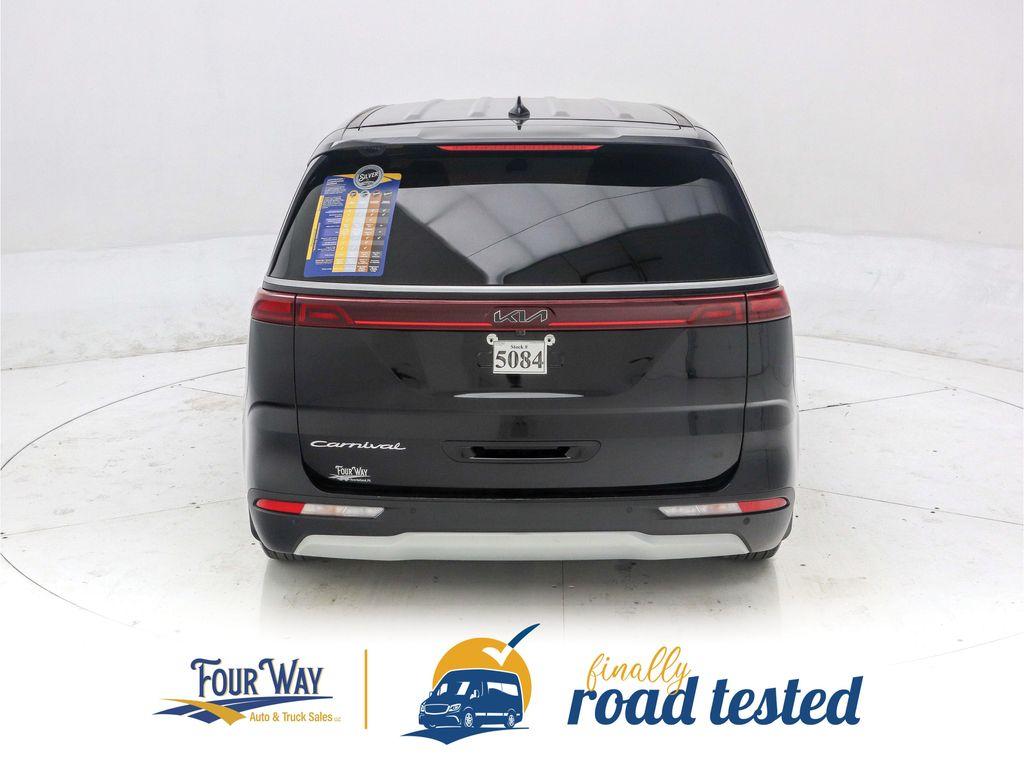 used 2022 Kia Carnival car, priced at $25,900