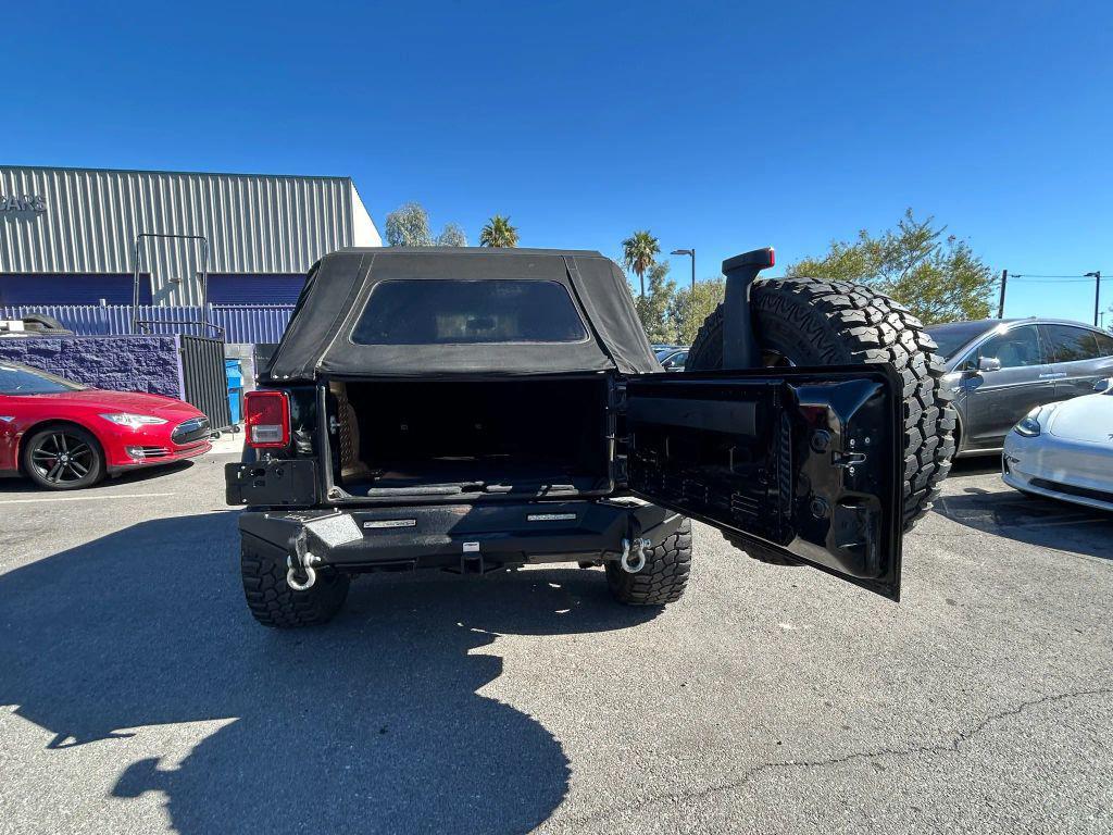 used 2015 Jeep Wrangler Unlimited car, priced at $15,212