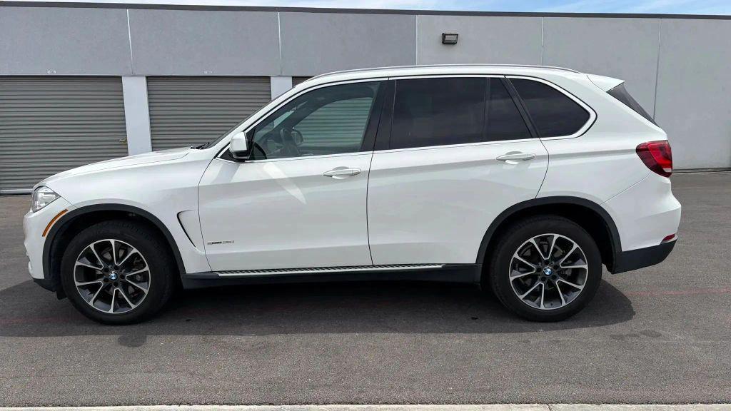 BMW X5 view 3