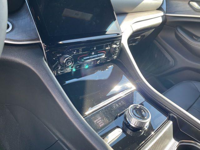 new 2025 Jeep Grand Cherokee car, priced at $39,620