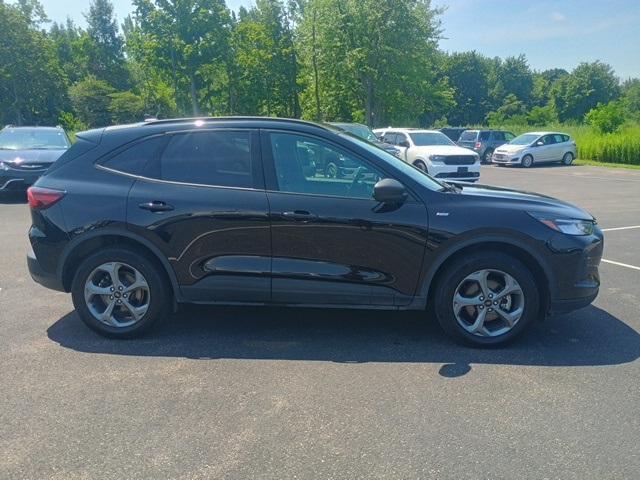 used 2025 Ford Escape car, priced at $24,987