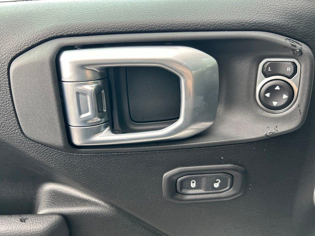 new 2026 Jeep Gladiator car, priced at $45,319