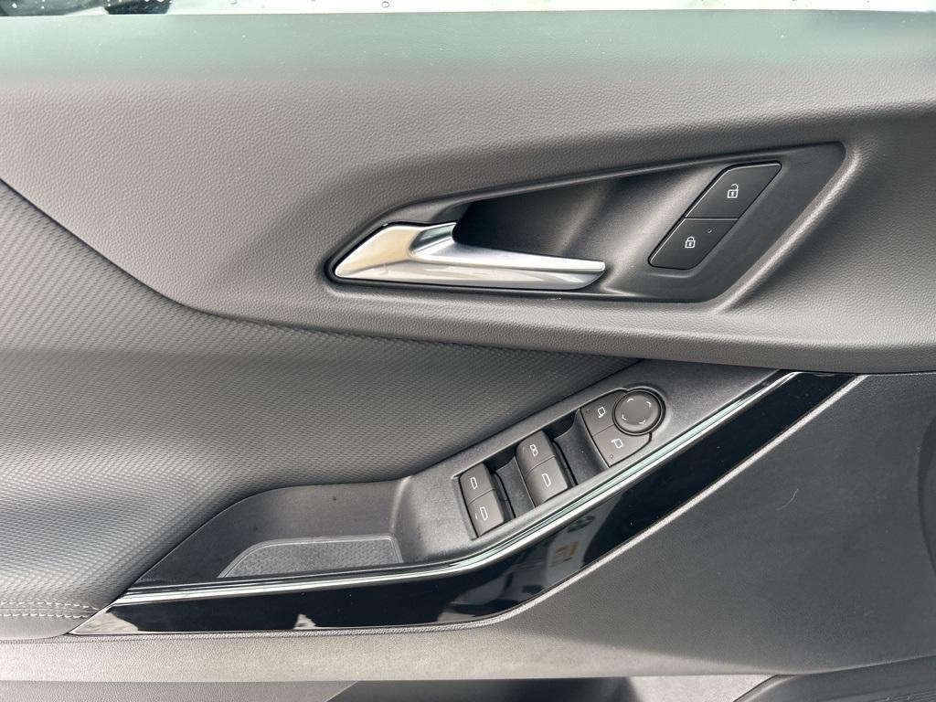 new 2026 Chevrolet Equinox car, priced at $32,005