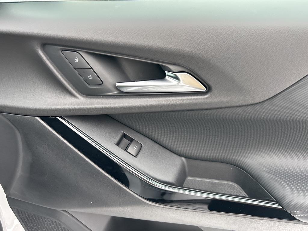 new 2026 Chevrolet Equinox car, priced at $32,005