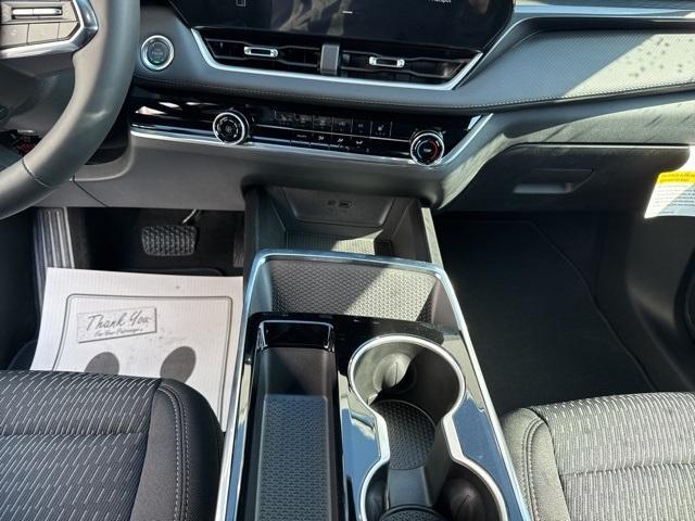 new 2025 Chevrolet Equinox car, priced at $27,320