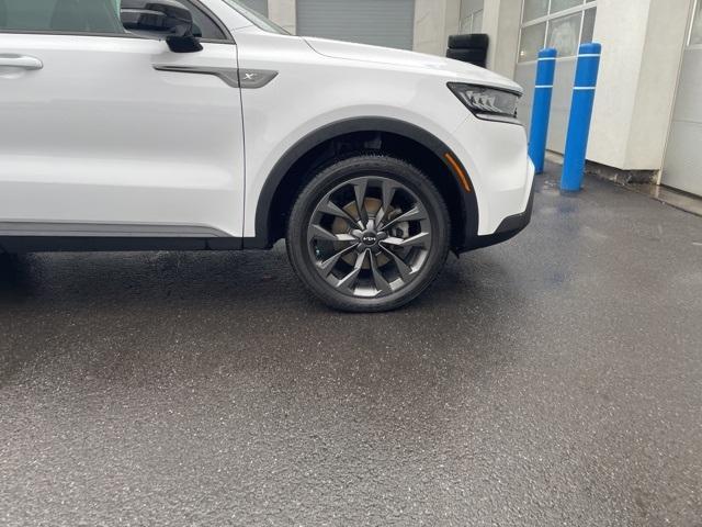 used 2022 Kia Sorento car, priced at $27,499