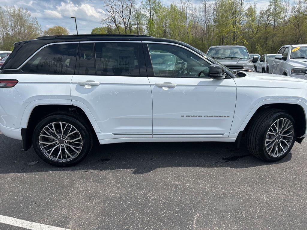 new 2026 Jeep Grand Cherokee car, priced at $58,190