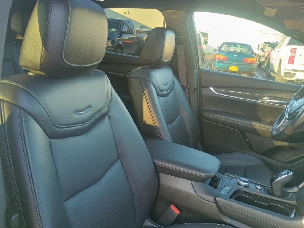 used 2023 Cadillac XT5 car, priced at $32,885