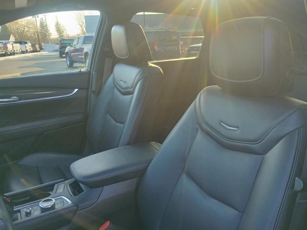 used 2023 Cadillac XT5 car, priced at $32,885