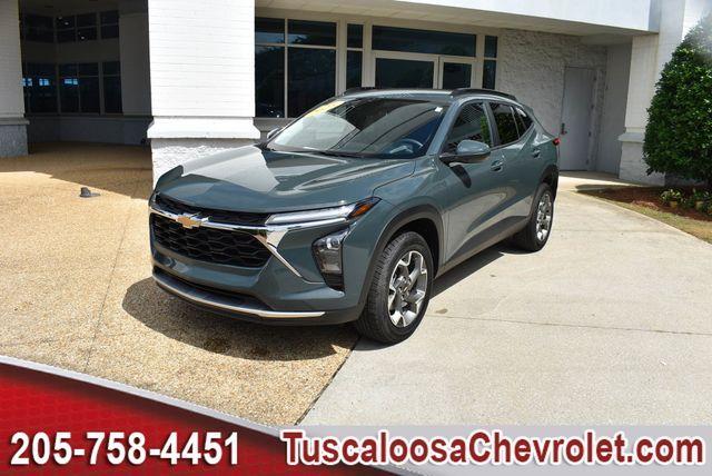 used 2025 Chevrolet Trax car, priced at $22,696