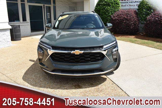 used 2025 Chevrolet Trax car, priced at $22,696