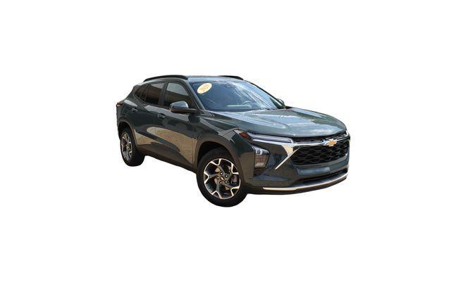 used 2025 Chevrolet Trax car, priced at $22,696