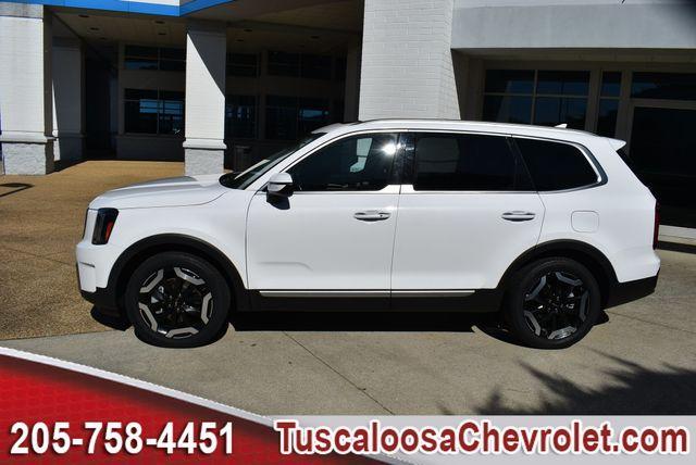 used 2023 Kia Telluride car, priced at $30,258