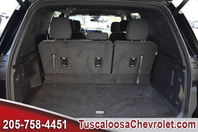 used 2025 Chevrolet Traverse car, priced at $34,513