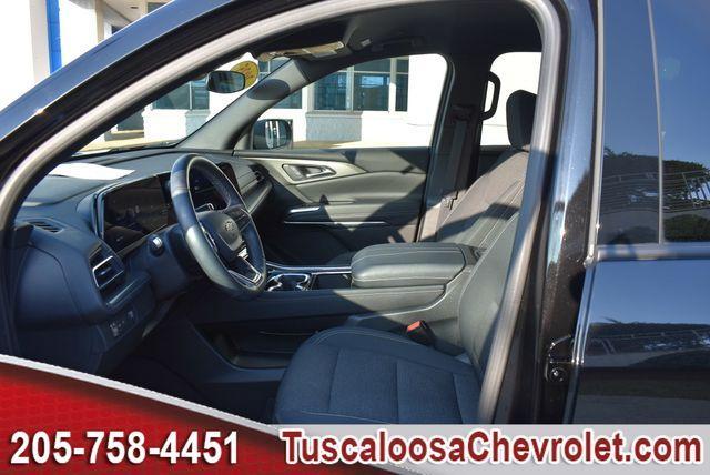 used 2025 Chevrolet Traverse car, priced at $34,513