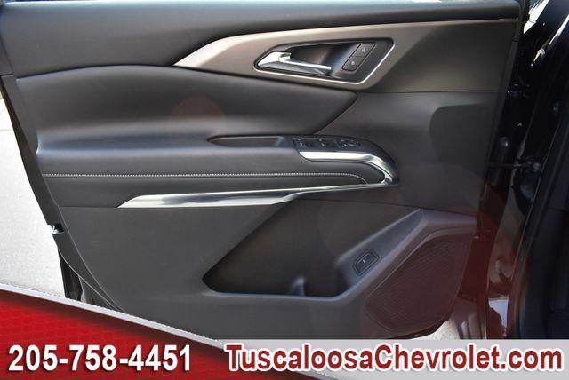 used 2025 Chevrolet Traverse car, priced at $34,513