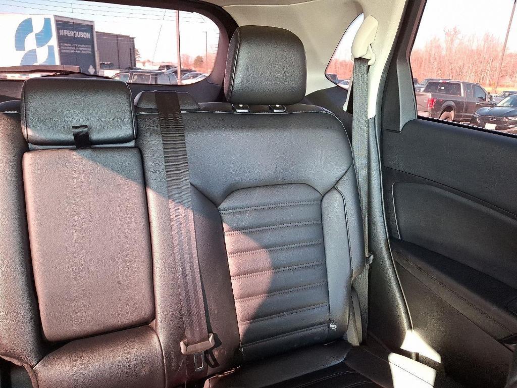 used 2022 Ford Edge car, priced at $25,000