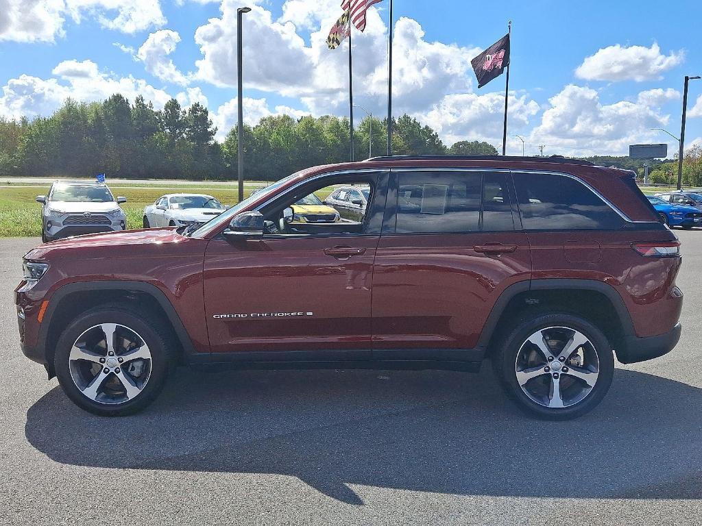 used 2024 Jeep Grand Cherokee car, priced at $35,400