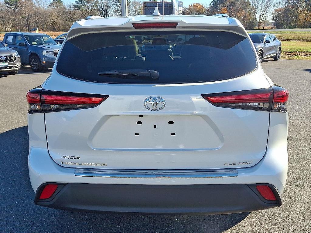 used 2022 Toyota Highlander car, priced at $34,000