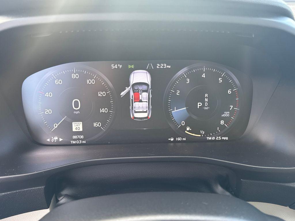 used 2022 Volvo XC40 car, priced at $23,997