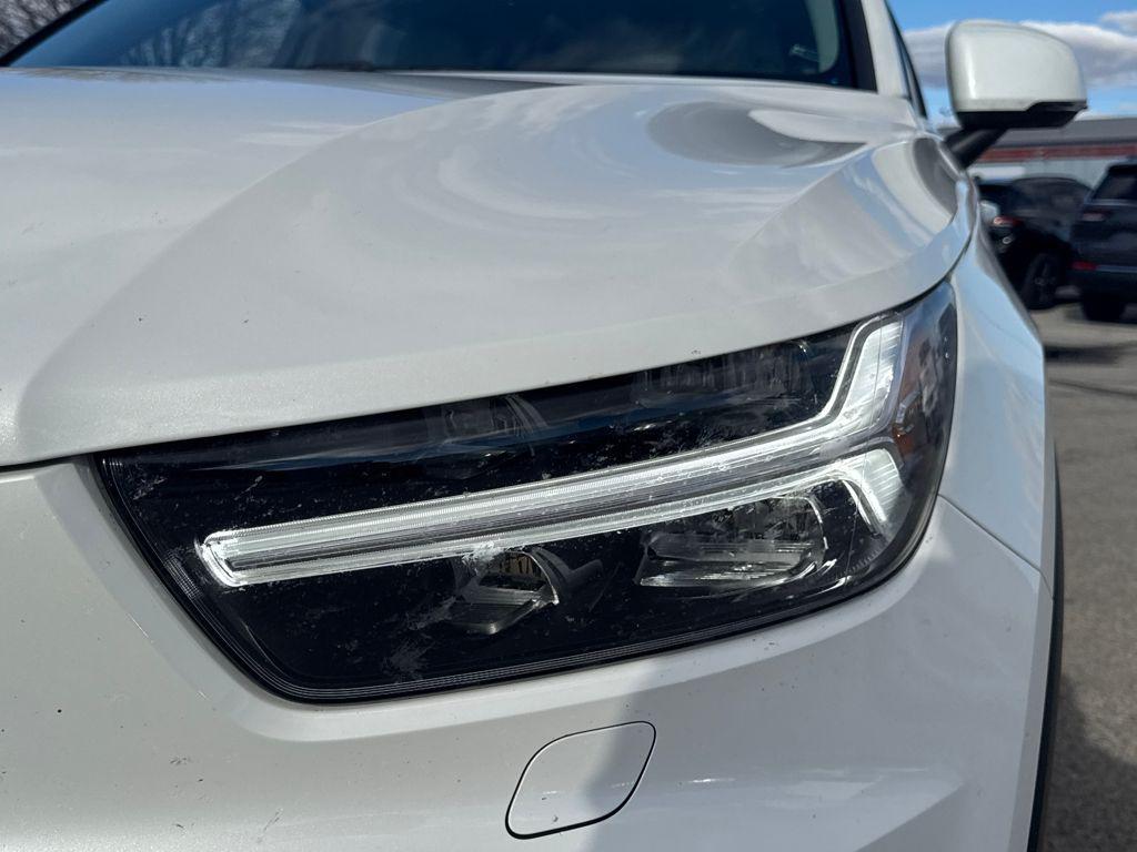 used 2022 Volvo XC40 car, priced at $23,997