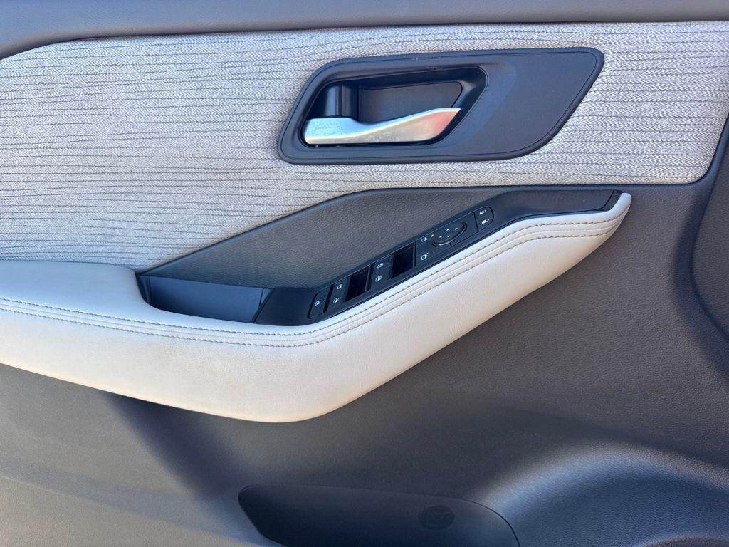 used 2023 Nissan Rogue car, priced at $19,997