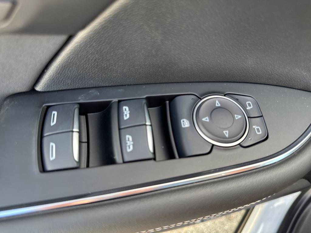 new 2025 Buick Envision car, priced at $39,638