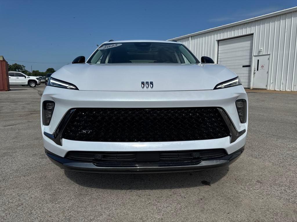 new 2025 Buick Envision car, priced at $39,638