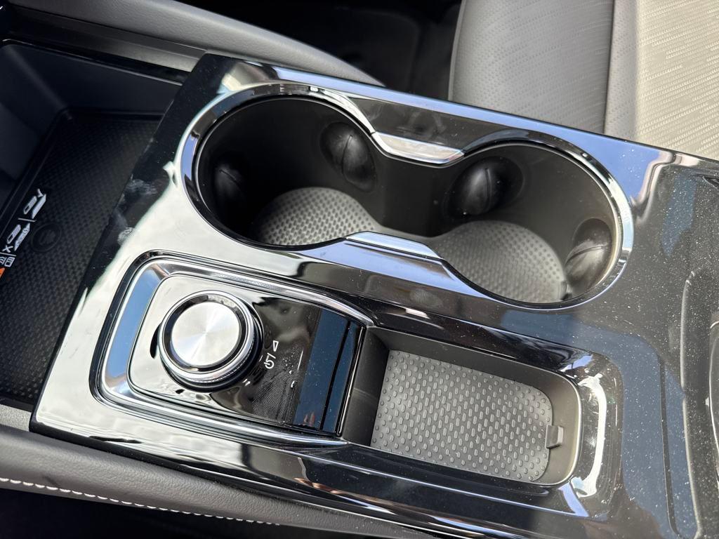 new 2025 Buick Envision car, priced at $39,638