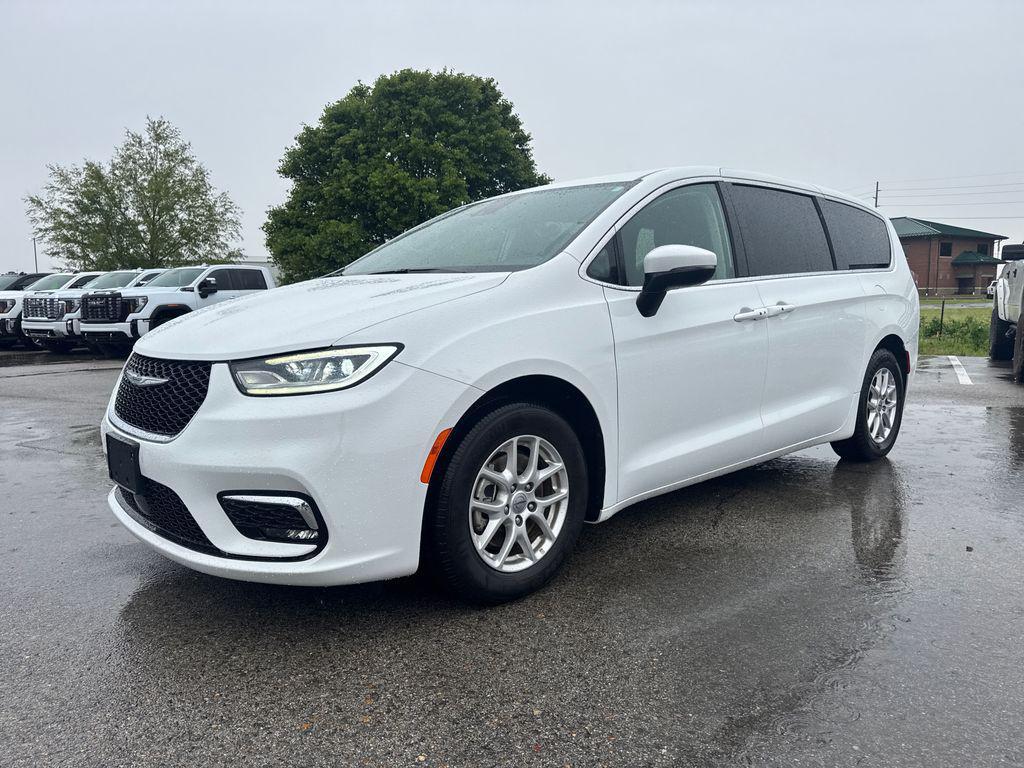 used 2023 Chrysler Pacifica car, priced at $24,997