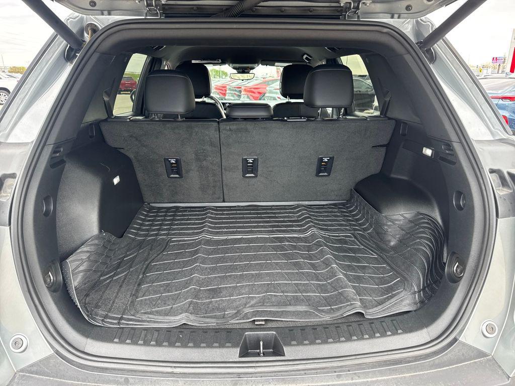 used 2025 Chevrolet Equinox car, priced at $24,997