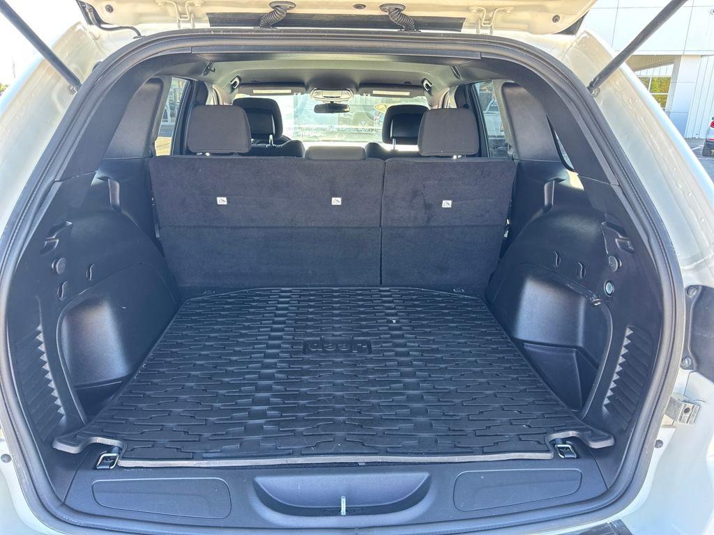 used 2021 Jeep Grand Cherokee car, priced at $20,997