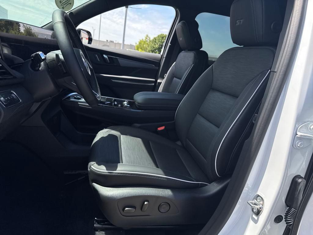 new 2026 Buick Enclave car, priced at $50,292