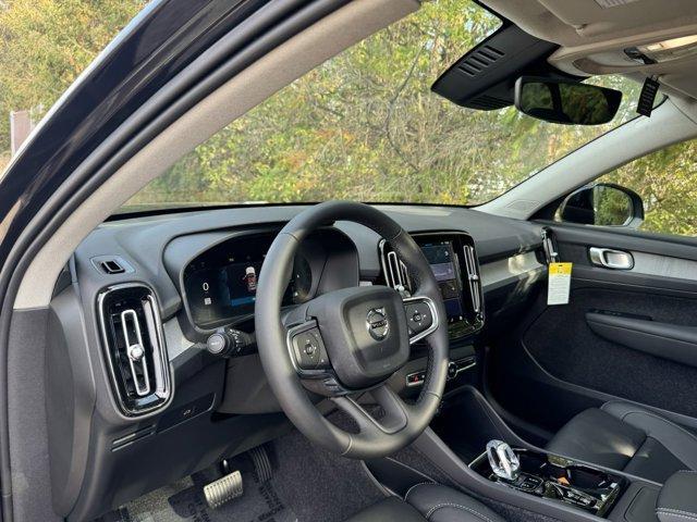 new 2025 Volvo XC40 car, priced at $41,670