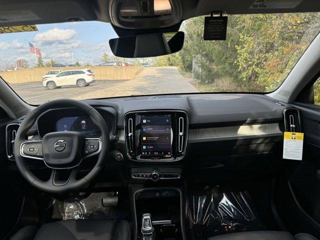 new 2025 Volvo XC40 car, priced at $41,670