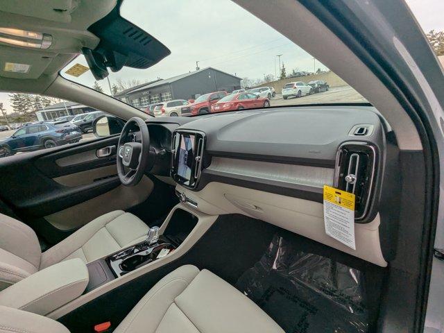 new 2026 Volvo XC40 car