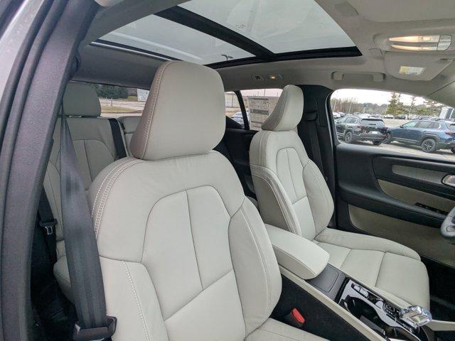 new 2026 Volvo XC40 car