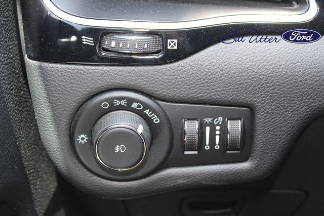used 2021 Jeep Cherokee car, priced at $15,909