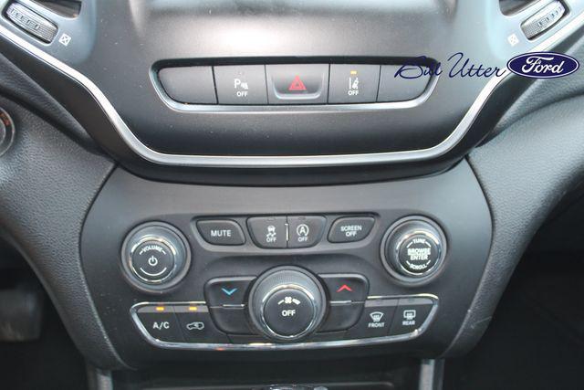used 2021 Jeep Cherokee car, priced at $15,909