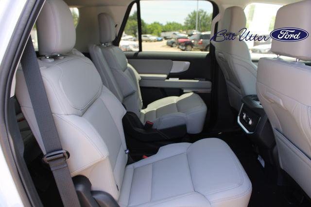 new 2026 Ford Expedition car, priced at $65,251