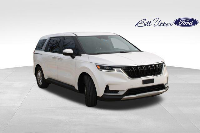 used 2023 Kia Carnival car, priced at $26,200